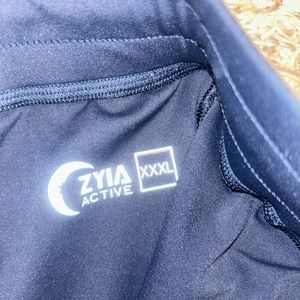 Zyia size XXL short